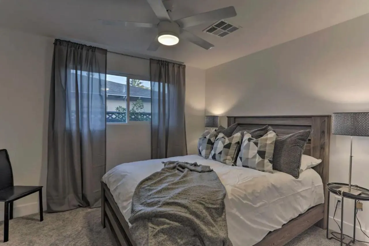 Quiet Luxury Estate W/ Heated Pool: Scottsdale Villa United States