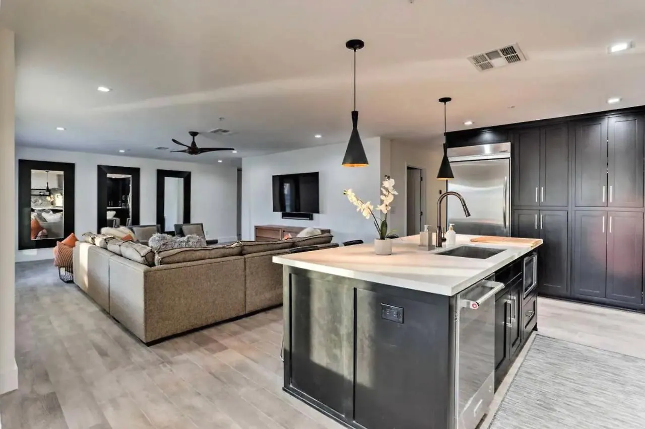 Quiet Luxury Estate W/ Heated Pool: Scottsdale Villa